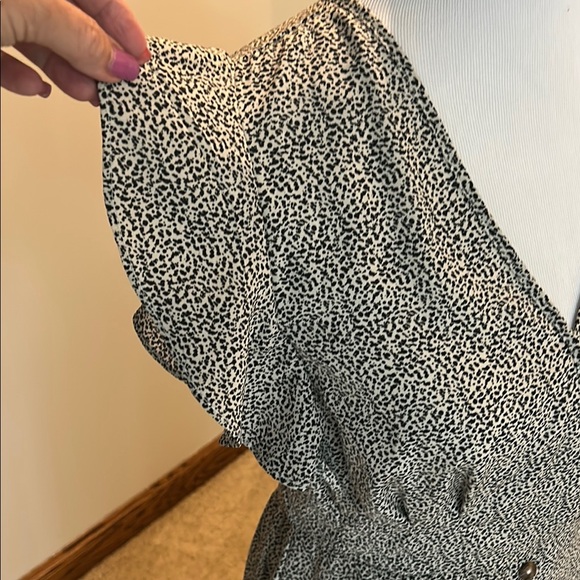 Sienna Sky Gray Casual V-Neck Cap Sleeve Midi Dress - Picture 6 of 7